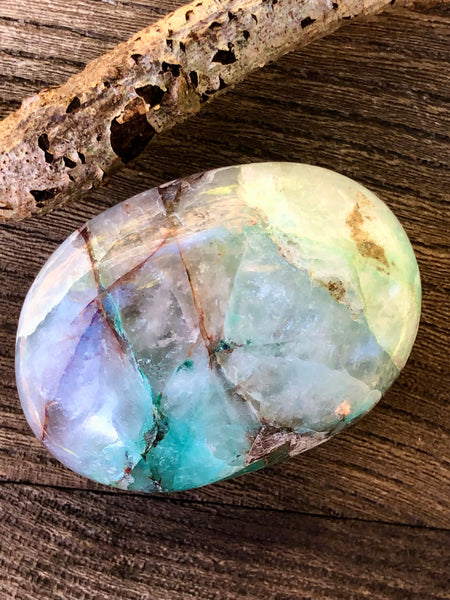 Quantum Quattro Palm Stone