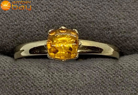 9ct yellow Gold Cognac Baltic Amber Ring